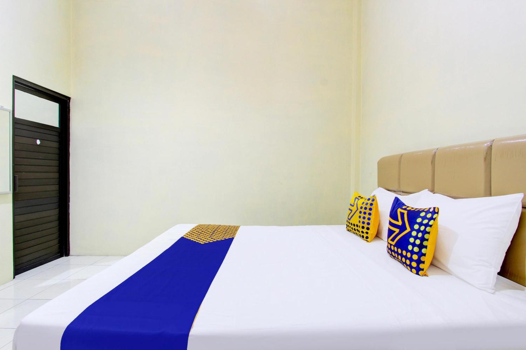 Spot On 93245 Guest House Mulia Dua Syariah Klaten Buitenkant foto