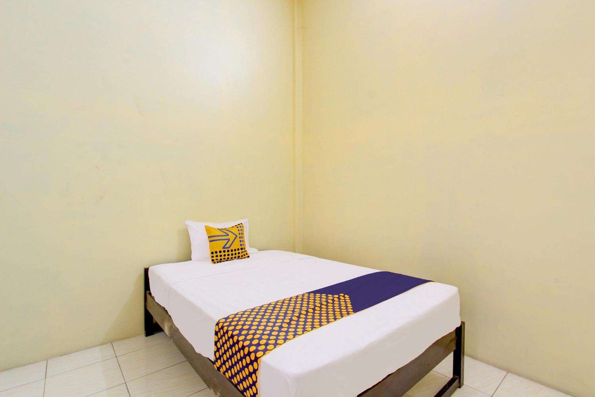 Spot On 93245 Guest House Mulia Dua Syariah Klaten Buitenkant foto